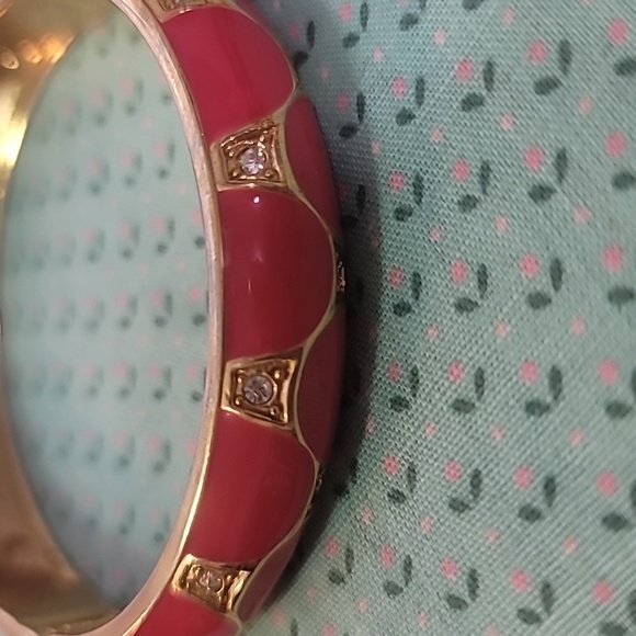 Pink and goldtone metal bracelet enamel and clear crystals - Picture 6 of 6